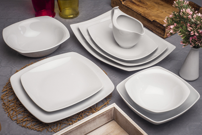 Porcelana stołowa - zastawa porcelanowa - zestaw talerzy