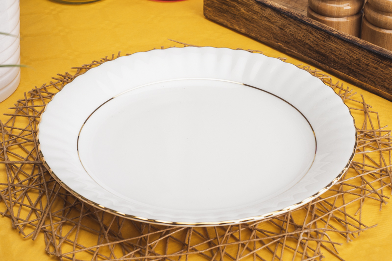 Talerze płytkie obiadowe z porcelany - wyjątkowe naczynia porcelanowe