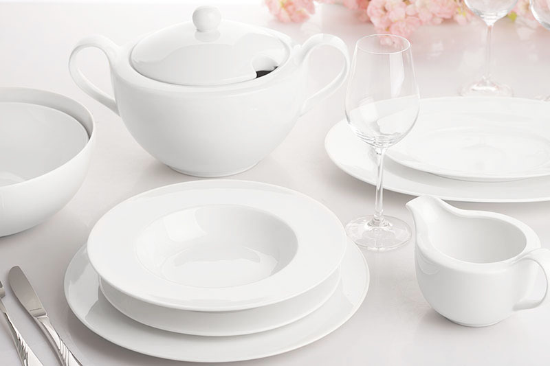 Porcelana Karolina Amelia - Nieziemsko elegancka zastawa porcelanowa,  najładniejsze serwisy obiadowe i kawowe w kolekcji porcelanowych naczyń.